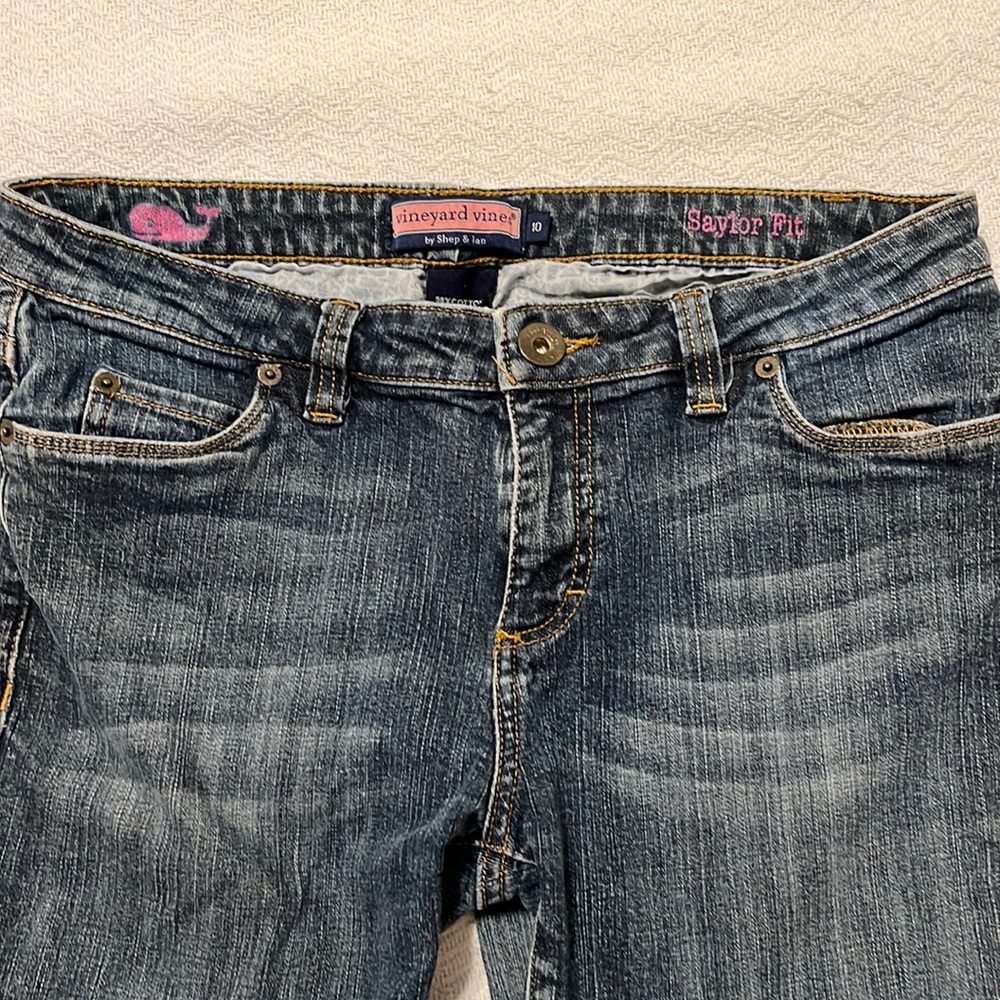 Vineyard Vines Women's Straight Leg Jeans in Faded Blue